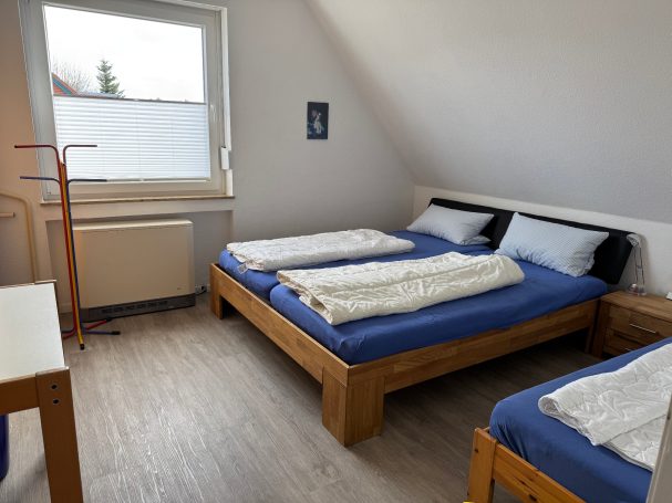 Schlafzimmer 1